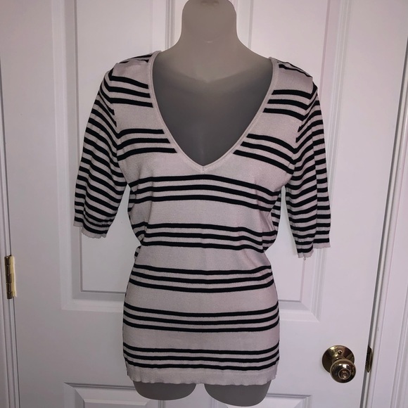 Express striped cotton V-neck top. - Picture 1 of 5